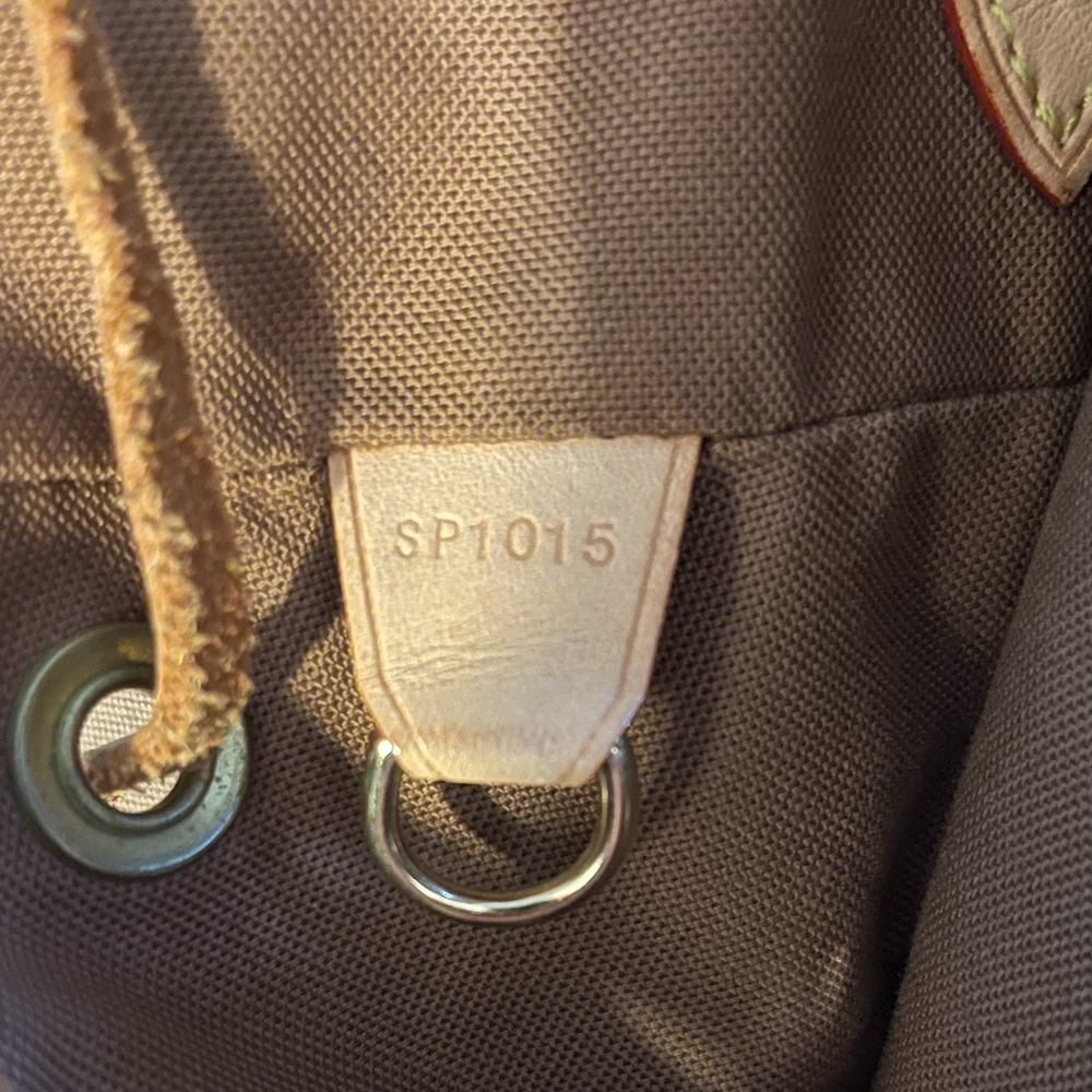Louis Vuitton backpack - Picture 9 of 9